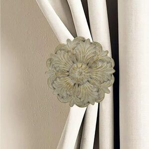 Set of 2 Fleur Window Drapery Medallion Holdbacks, Curtain Tiebacks White Gold